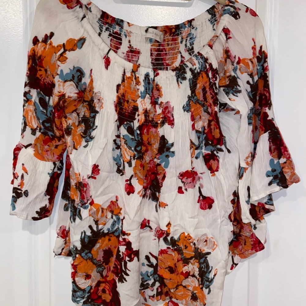 Altar’d State Wide Neck off the should floral top size Small